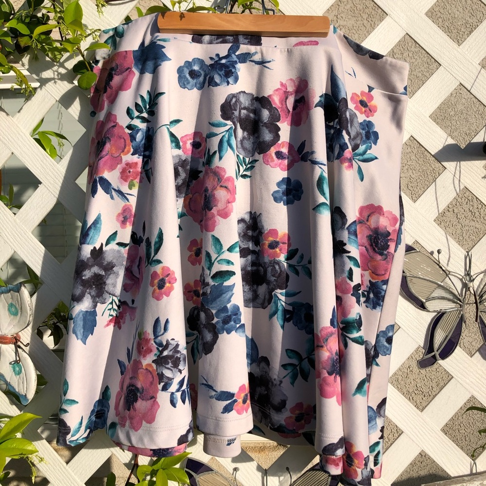 torrid white floral circle skirt